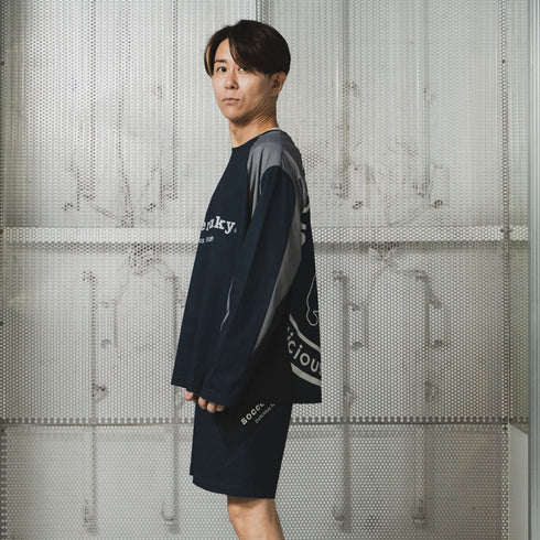 26Paingerman LooseFitロングスリーブトレーニングシャツ