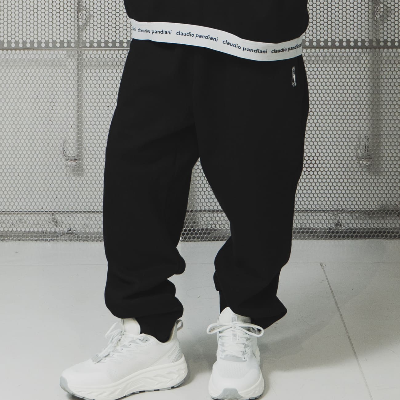 Claudio Pandiani　トラックパンツ　ブラック　ロゴ　プリント　防寒 新商品 – claudio pandiani